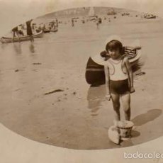 Fotografía antigua: NIÑO EN LA PLAYA DE SAN SEBASTIAN. BAÑISTA. FECHADA EN 1935. Lote 55308518