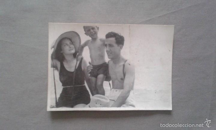 Fotografia antica: Foto antigua--Alicante a&ntilde;os 40--Un d&iacute;a de Playa--Familia Clase Alta.