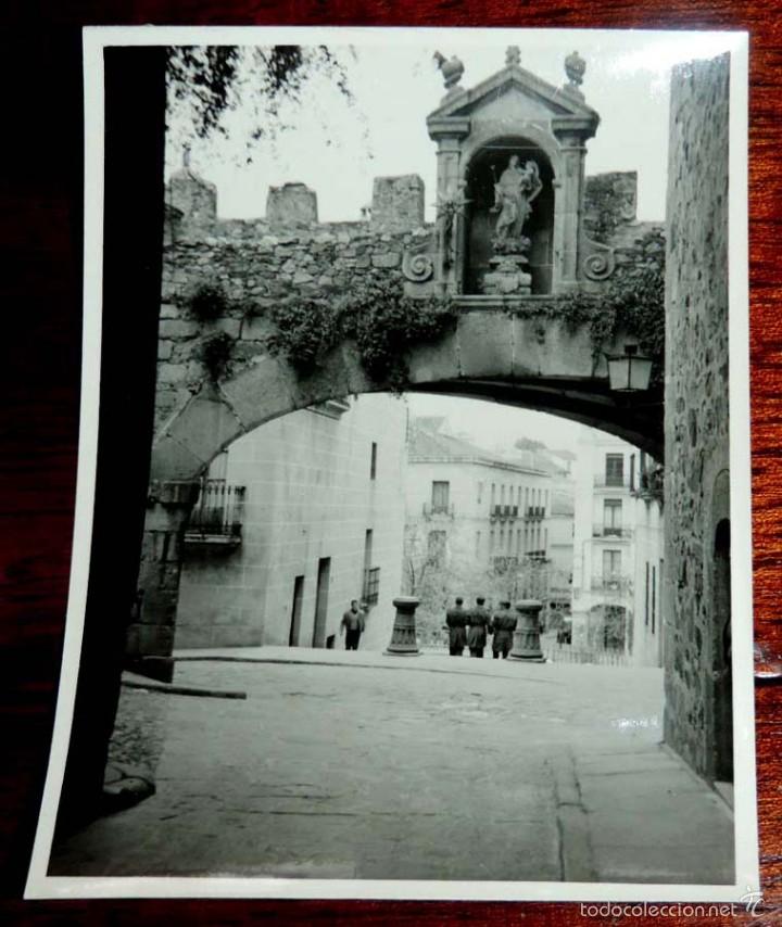 Alte Fotografie: FOTOGRAFIA DE CACERES, MIDE 11,7 X 8,6 CMS. UN POCO MAS PEQUE&Ntilde;A QUE UNA POSTAL.