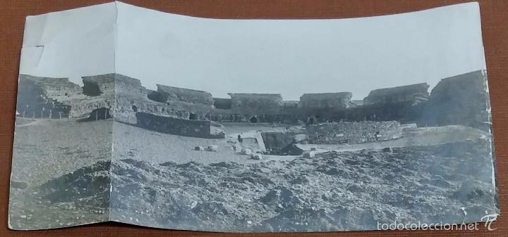 Fotografia antica: ANTIGUA FOTO POSTAL DEL TEATRO CUANDO SE EMPEZARON LAS EXCAVACIONES - NO CIRCULADA - ESCRITA - DETER