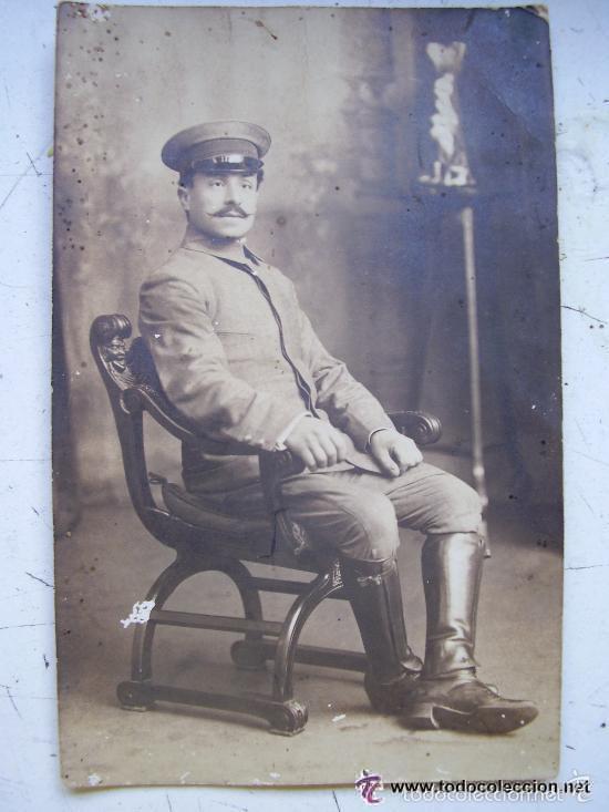 Fotografia antiga: FOTO DE ESTUDIO DE MILITAR CONDUCTOR ESPA&Ntilde;OL , CON GORRA Y LEGGINS. 1912