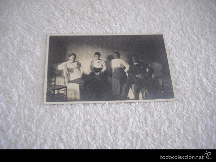 Fotografia antiga: ANTIGUA FOTO DE PERSONAS VESTIDAS DE EPOCA
