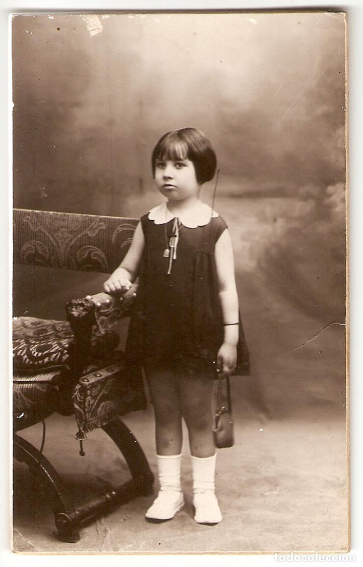 Alte Fotografie: POSTAL ANTIGUA - RETRATO DE NI&Ntilde;A - MEDIDAS 14 X 9 - FOT&Oacute;GRAFO AMADEO