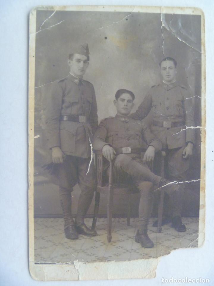 Antique Photography: FOTO DE ESTUDIO MILITARES RGTO. DE INFANTERIA SORIA N&ordm; 9 , EPOCA REPUBLICA