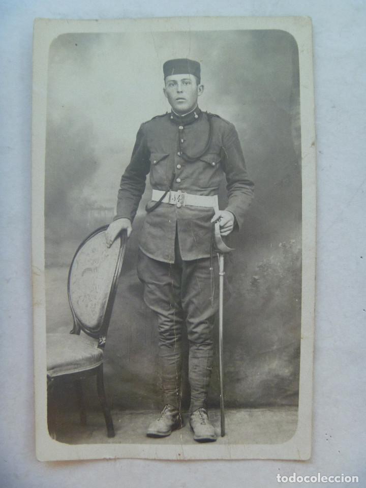 Fotograf&iacute;a antigua: MINUTERO DE FOTOGRAFO CALLEJERO MILITAR DEL 14&ordf; DE ARTILLERIA MONTADA , CON FORRAJERA Y SABLE