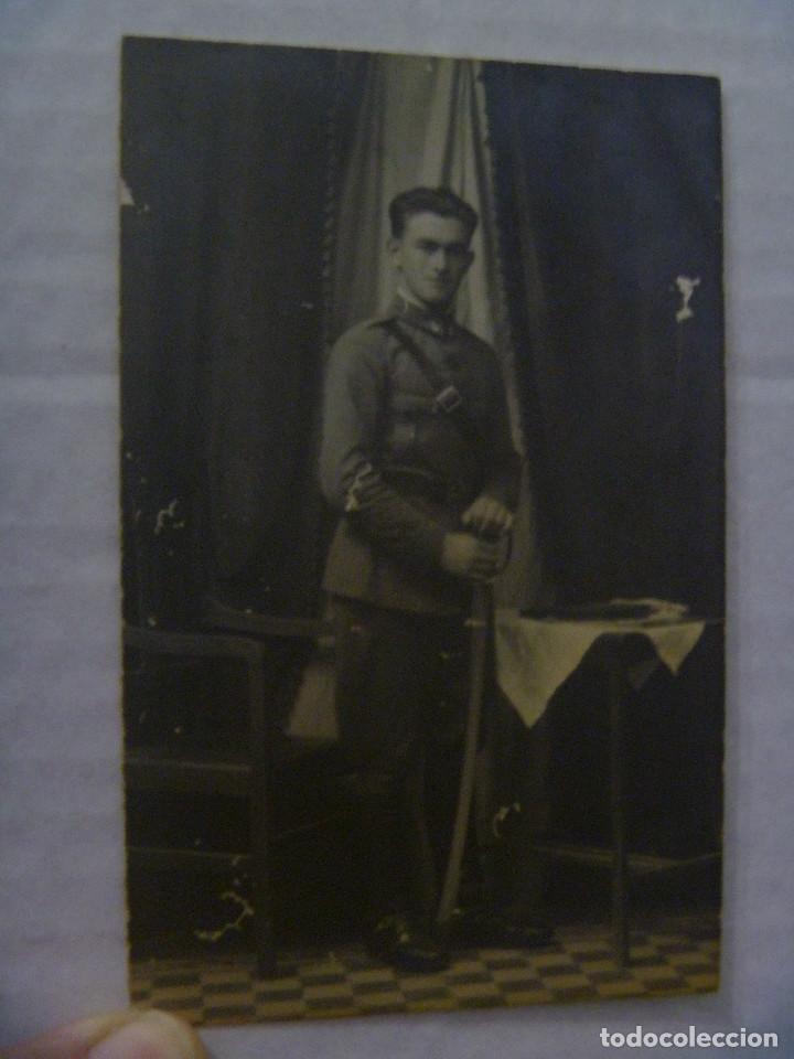 Fotograf&iacute;a antigua: FOTO DE ESTUDIO MILITAR DE ARTILLERIA MONTADA , CON SABLE , DE ALFONSO XIII