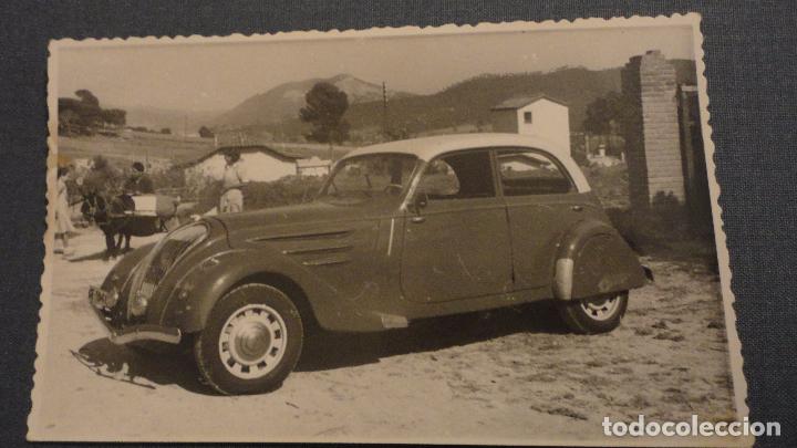 Fotograf&iacute;a antigua: ANTIGUA FOTOGRAFIA DE COCHE PEUGEOT 302..A&Ntilde;OS 40?