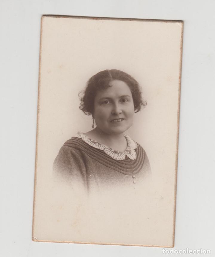 Fotograf&iacute;a antigua: Antigua fotograf&iacute;a, tarjeta postal, se&ntilde;ora