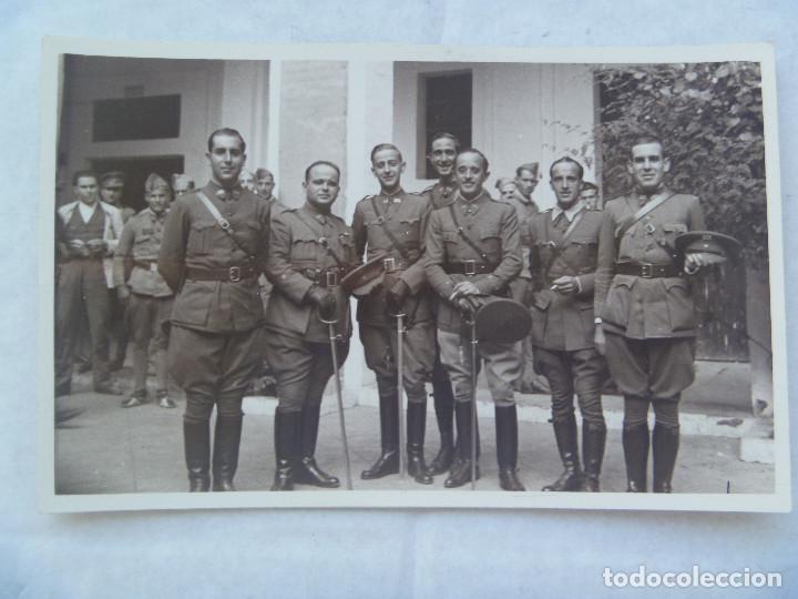 Fotograf&iacute;a antigua: GUERRA CIVIL : FOTO DE UN GRUPO DE OFICIALES NACIONALES , SEVILLA . DE KODAK