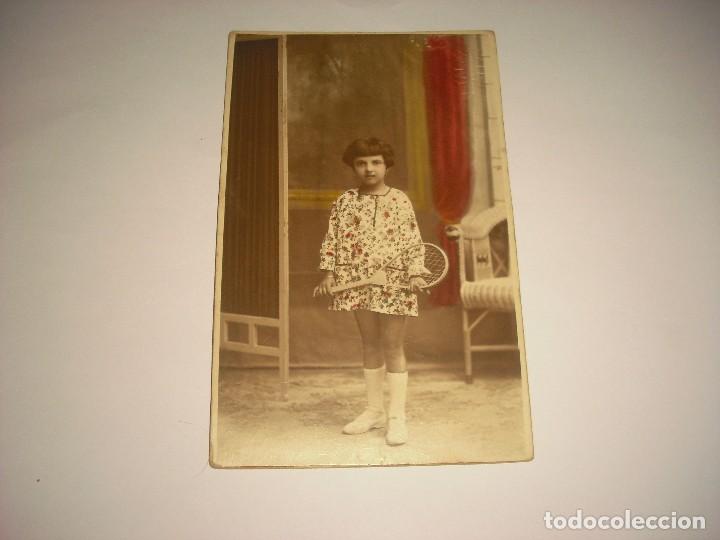 Fotografia antica: ANTIGUA FOTO DE NI&Ntilde;A CON RAQUETA . FOTO TALENS, JATIVA