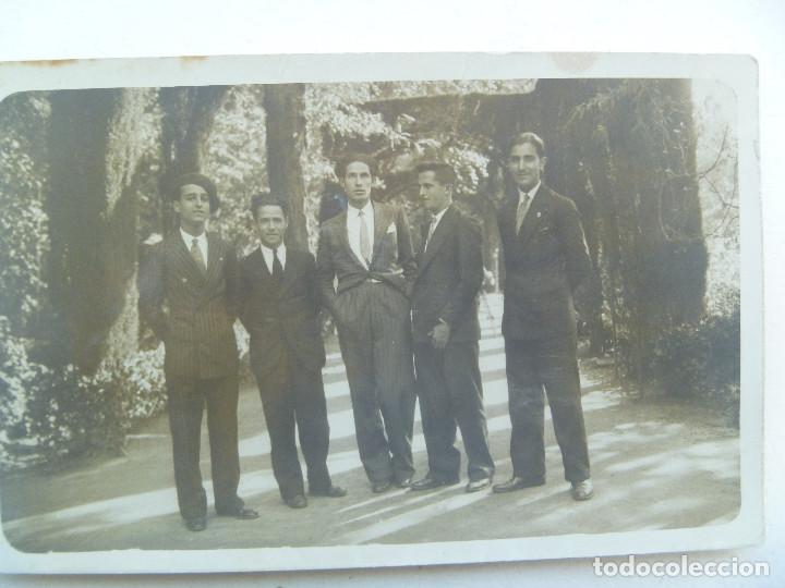 Fotografia antica: MINUTERO DE FOTOGRAFO AMBULANTE DE AMIGOS EN EL PARQUE . A&Ntilde;OS 20
