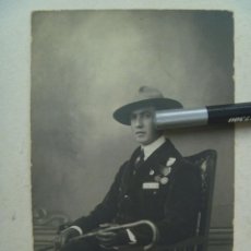 Fotografía antigua: FOTO ESTUDIO DE BOY SCOUT , LA CORUÑA 1918 . DEDICADA A INSTRUCTOR DE EXPLORADORES CORUÑESES. Lote 118742851