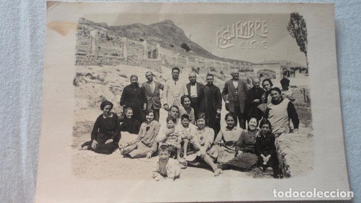 Fotografia antica: ANTIGUA FOTO POSTAL.GRUPO FAMILIAR.FOTO ESQUEMBRE.ELCHE.A&Ntilde;OS 30?