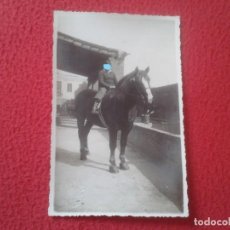 Fotografía antigua: ANTIGUA POSTAL FOTO FOTOGRÁFICA POST CARD PHOTO JOVEN MONTADO A CABALLO. BOY HORSE VER FOTOS. Lote 131239203