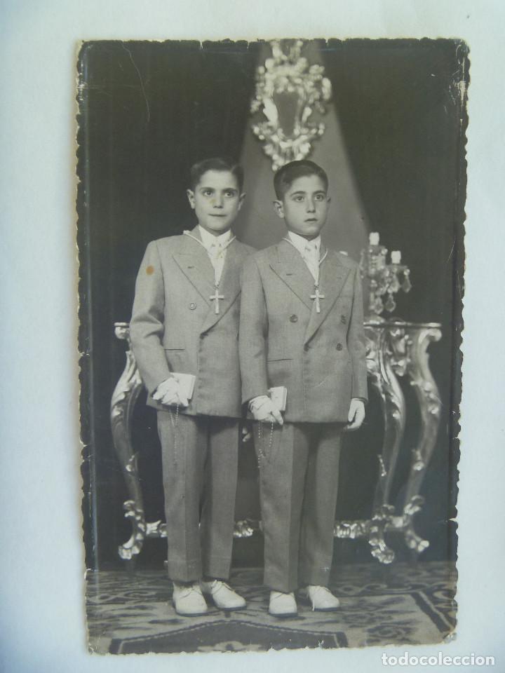 Photographie ancienne: BONITA FOTO DE ESTUDIO DE NI&Ntilde;OS DE PRIMERA COMUNION, 1957. DE PANTOJA, PUERTO DE SANTA MARIA