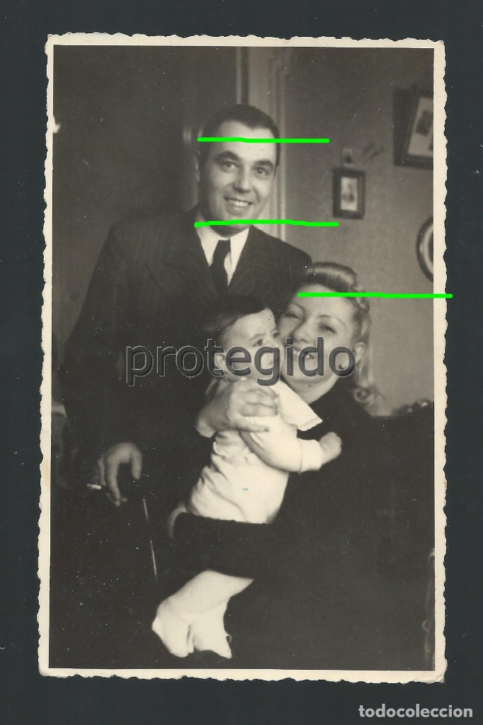 Photographie ancienne: RETRATO FAMILIAR. FOT&Oacute;GRAFO DESCONOCIDO. BUCAREST. RUMANIA.