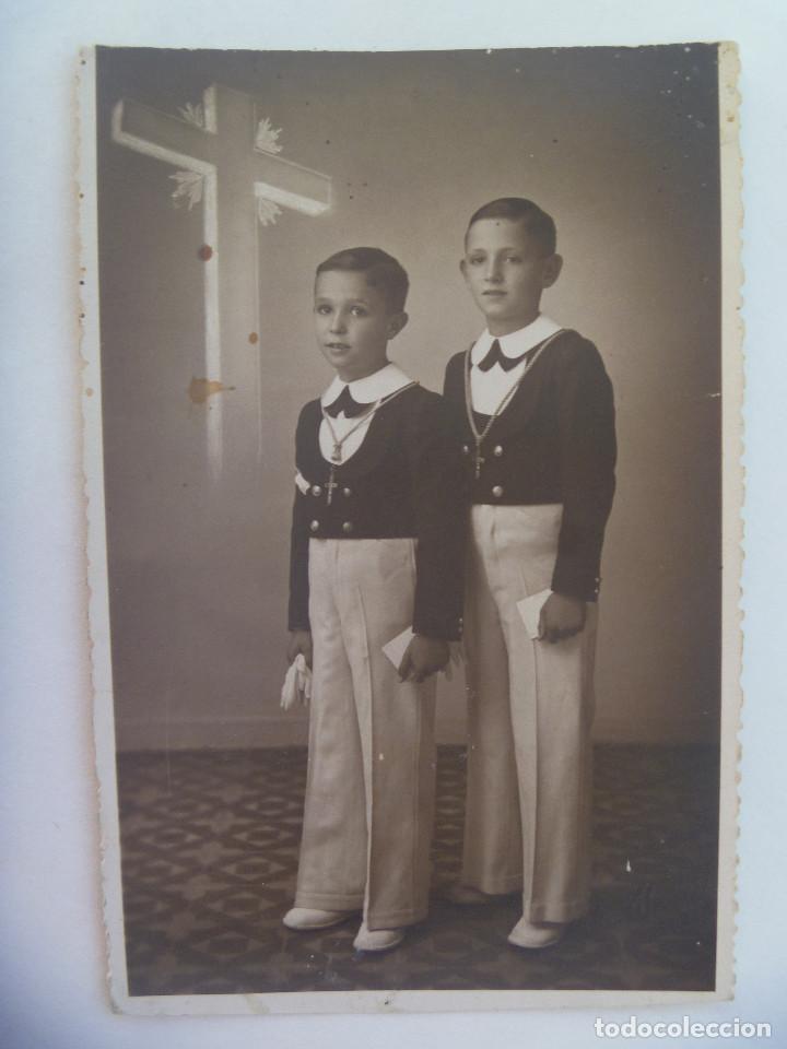 Fotografia antiga: BONITA FOTO DE ESTUDIO DE NI&Ntilde;OS DE PRIMERA COMUNION. DE MONTILLA, CORDOBA