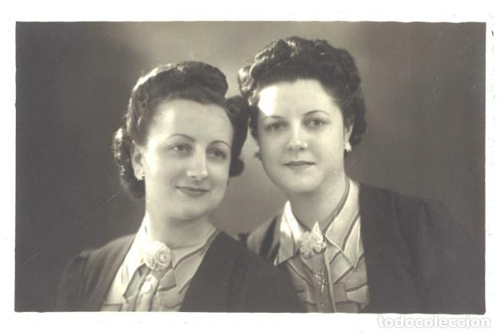 Fotograf&iacute;a antigua: Dos j&oacute;venes