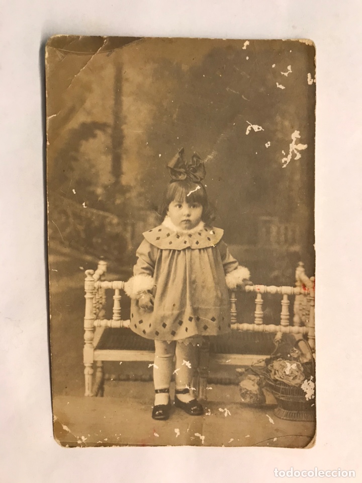 Fotografia antiga: NI&Ntilde;OS. Fotograf&iacute;a antigua. CARMENCITA CON SU LAZO. Original. Retrato de Estudio (h.1920?)