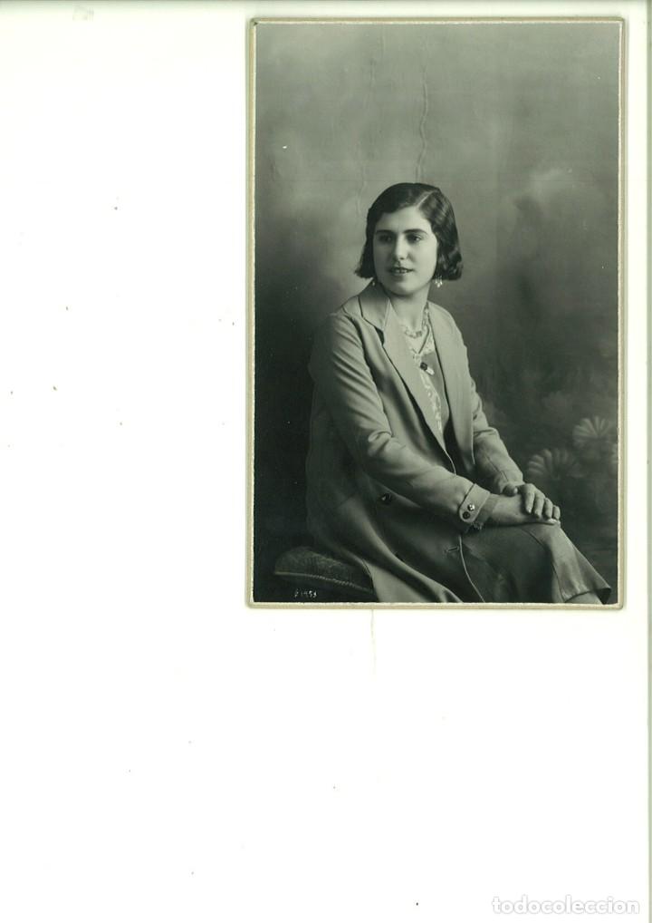 Fotograf&iacute;a antigua: SE&Ntilde;ORITA POSANDO EN ESTUDIO. MODERN STUDI MARARREDONDA. ALCOY