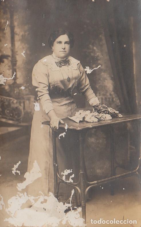 Fotograf&iacute;a antigua: Antigua foto Tarjeta Postal Escaso fot&oacute;grafo M Escrib&aacute; Traves&iacute;a Mercado Caba&ntilde;al Valencia Dama 10s aa