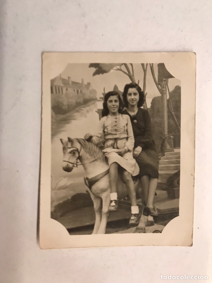 Fotograf&iacute;a antigua: FOTOGRAF&Iacute;A ANTIGUA... Dias de Feria y T&oacute;mbola .... la Espa&ntilde;a de 1930? MEDIDAS: 9 x 7 cm.,