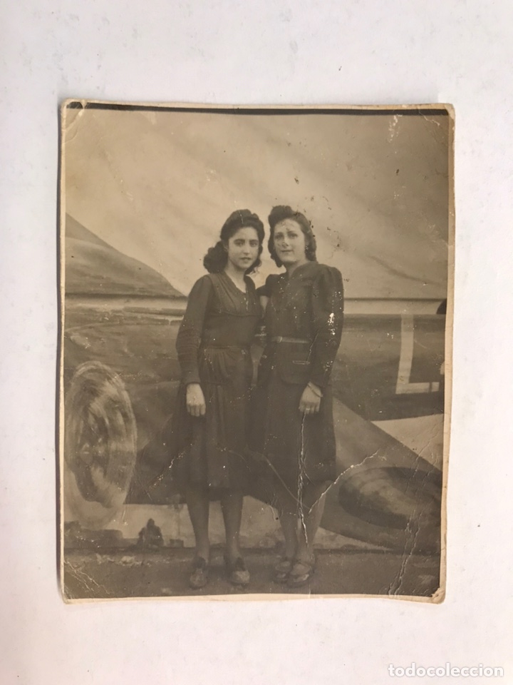 Fotograf&iacute;a antigua: FOTOGRAF&Iacute;A ANTIGUA... Dias de Feria y T&oacute;mbola .... la Espa&ntilde;a de 1930? MEDIDAS: 9 x 7 cm.,