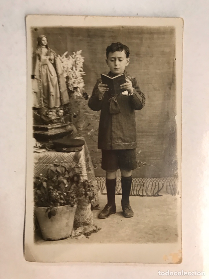 Fotograf&iacute;a antigua: NI&Ntilde;OS. Fotograf&iacute;a. Recuerdo Primera Comunion, leyendo Salmos.... (h.1920?)