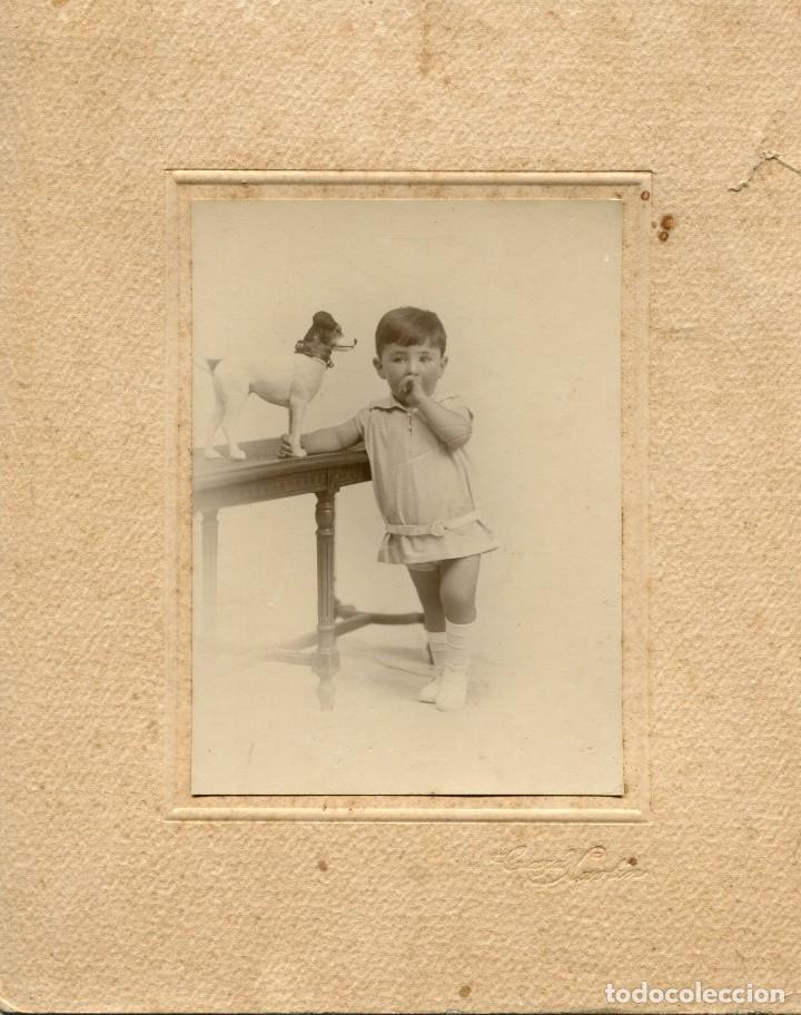 Fotograf&iacute;a antigua: fotografia antigua ni&ntilde;o con perrito  1930