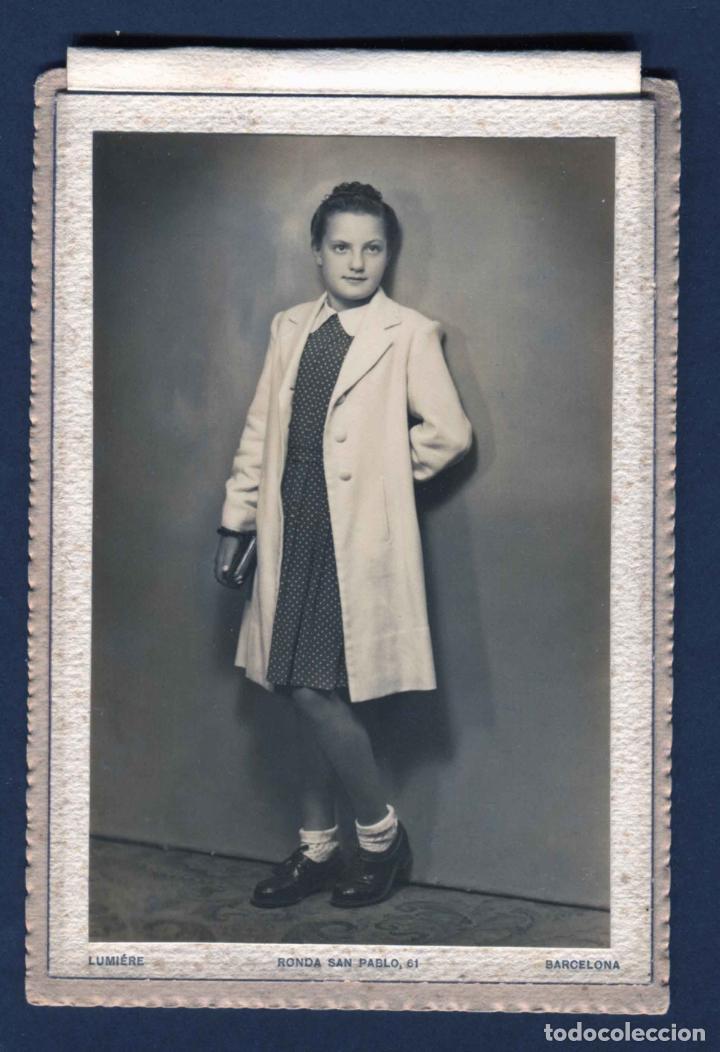 Antique Photography: Precioso retrato de ni&ntilde;a. F: Lumiere. BCN. c.1940