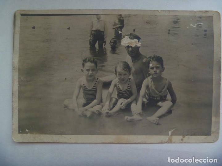 Antique Photography: MINUTERO DE FOTOGRAFO CALLEJERO DE SE&Ntilde;OR CON NI&Ntilde;OS EN BA&Ntilde;ADOR EN LA PLAYA. PRINCIPIOS DE SIGLO