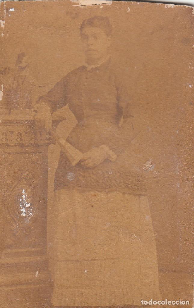 Alte Fotografie: Antigua fotograf&iacute;a Tarjeta Postal. Dama con abanico. Finales XIX principios XX md