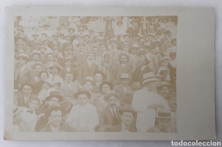 Alte Fotografie: Tarjeta postal hombres graderio Plaza toros o similar SIn circular