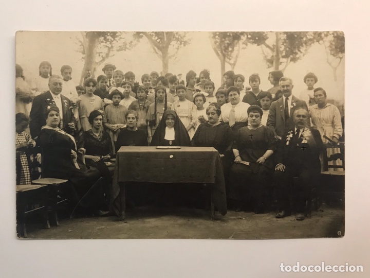 Fotografia antica: MONJAS, ESCUELA DE NI&Ntilde;AS. Y sus Benefactores... Fotograf&iacute;a Antigua.. (h.1930?)