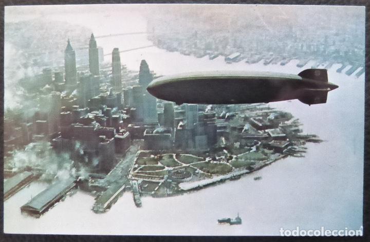 Fotograf&iacute;a antigua: Vintage Airship Postcard Zeppelin/Hindenburg over NewYork