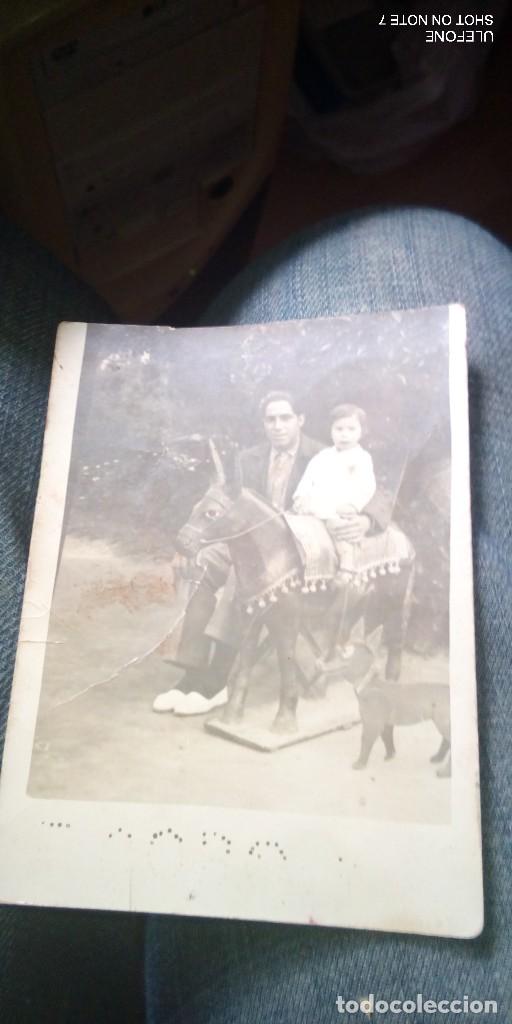 Alte Fotografie: carte postale de ni&ntilde;a sobre burro de juguete