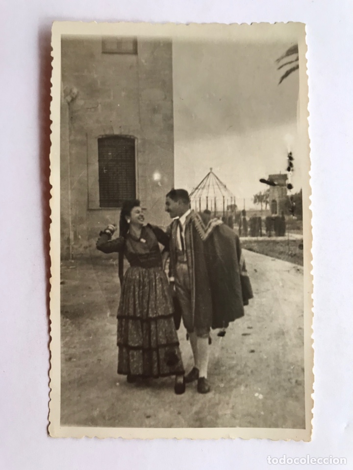 Fotografia antica: BURJASSOT, fotograf&iacute;a antigua.. Disfraces.. El Torero y la Cantante.. (a.1944)