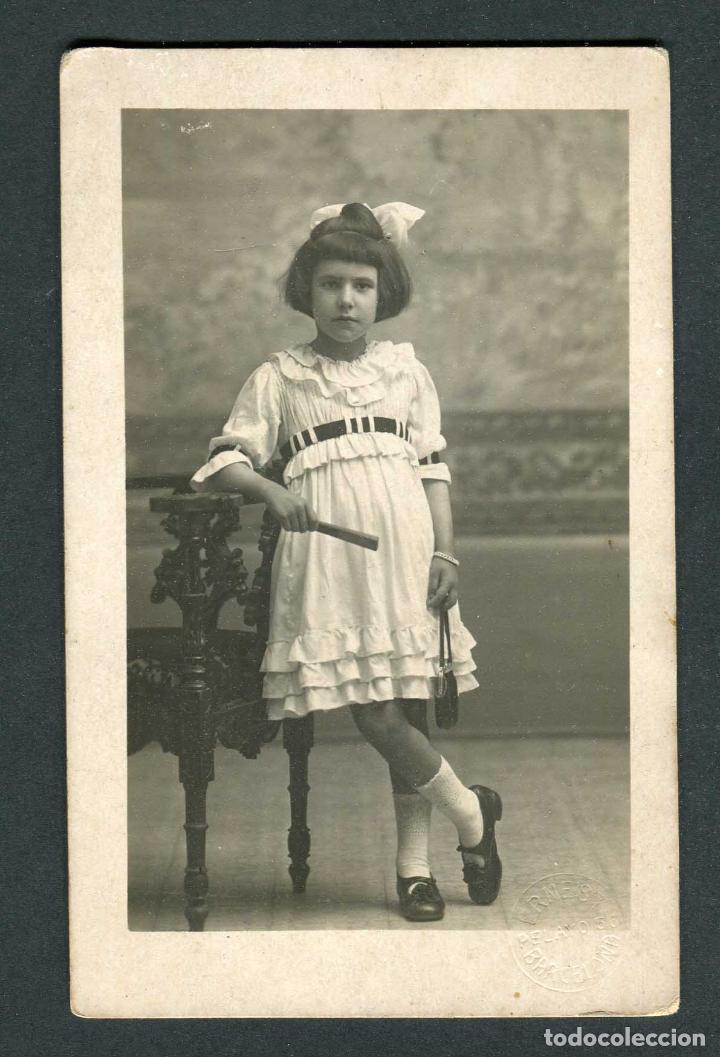 Alte Fotografie: Fotograf&iacute;a de ni&ntilde;a. F: Ernest. BCN. c. 1920