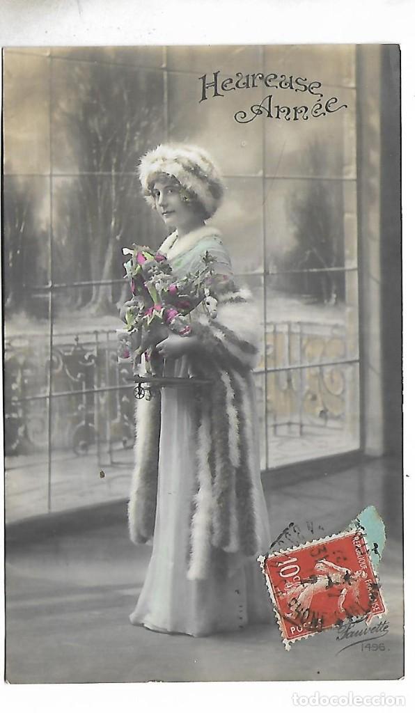 Fotografia antiga: 1R- ANTIGUA FOTO-POSTAL - UNA DAMA CON FLORES - ROMANTICA - CIRCULADA EL 31- 12- 1.912