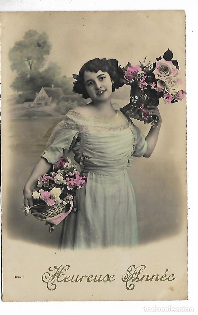 Fotografia antiga: 1R- ANTIGUA FOTO-POSTAL - UNA DAMA CON DOS CESTAS CON FLORES- ROMANTICA - CIRCULADA