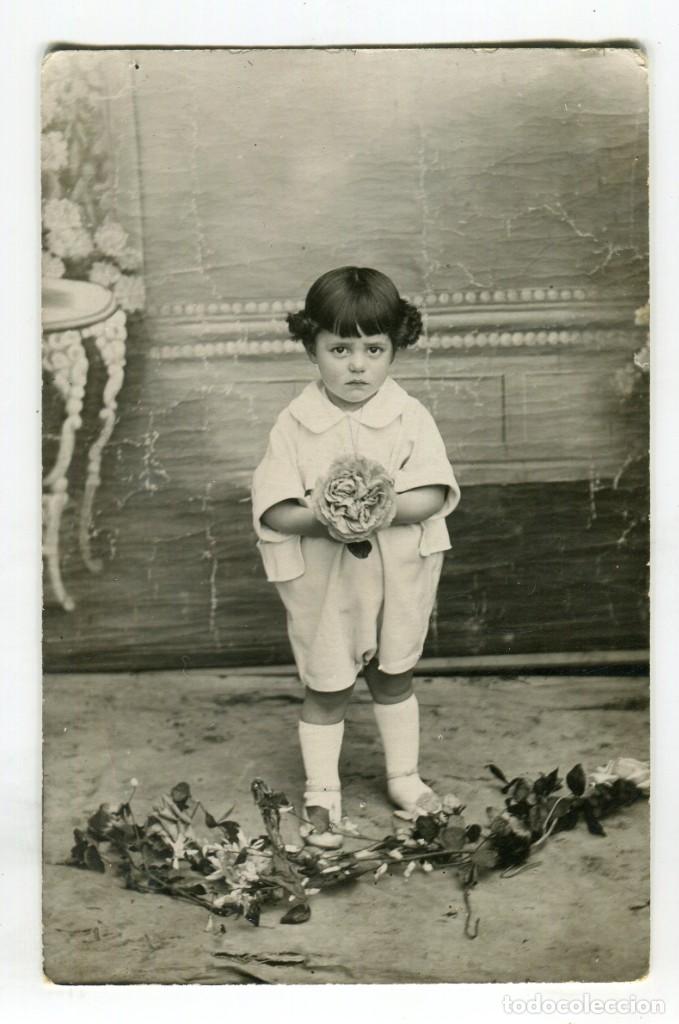 Alte Fotografie: ANTIGUA FOTOGRAFIA DE NI&Ntilde;A TARJETA POSTAL UNION UNIVERSAL DE CORREOS 14 X 9 CMS. VER REVERSO