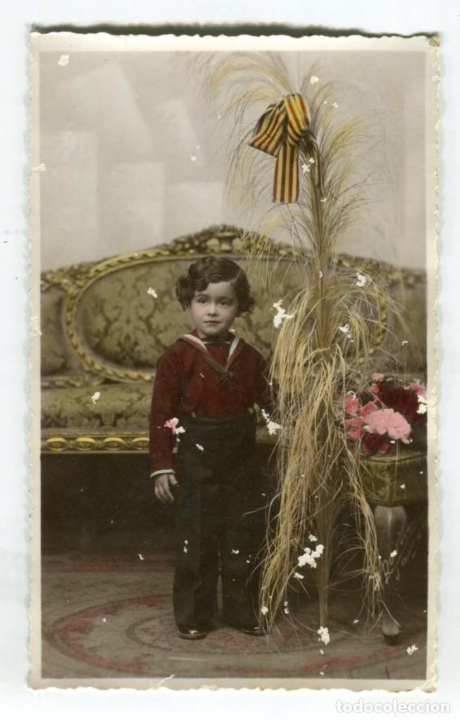 Alte Fotografie: ANTIGUA FOTOGRAFIA COLOREADA DE NI&Ntilde;O DOMINGO DE RAMOS 13,5 X 8,5 CM VER REVERSO