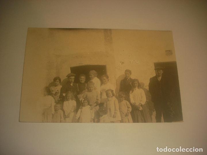 Fotografia antica: ANTIGUA FOTO/ POSTAL DE UN GRUPO DE PERSONAS..