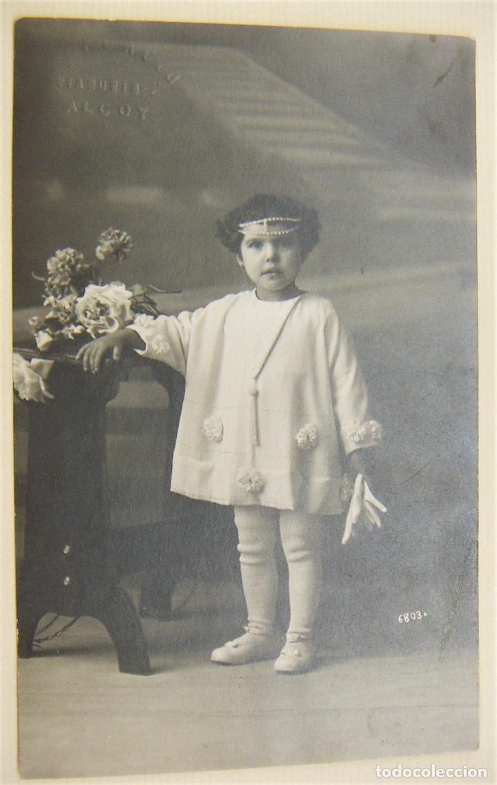 Antique Photography: Vieja foto postal de una ni&ntilde;a
