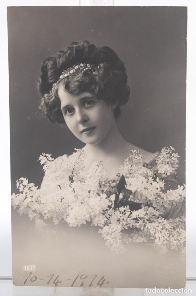 Photographie ancienne: Tarjeta Postal - Fotografia joven 1924 - 13,5 cm x 8,5 cm