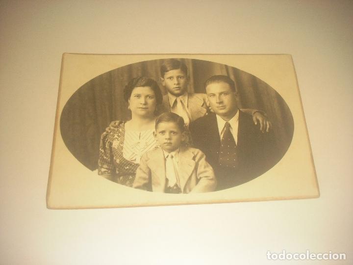Photographie ancienne: ANTIGUA FOTO DE FAMILIA. ESTUDIO PACO, VILAFRANCA DEL PANADES