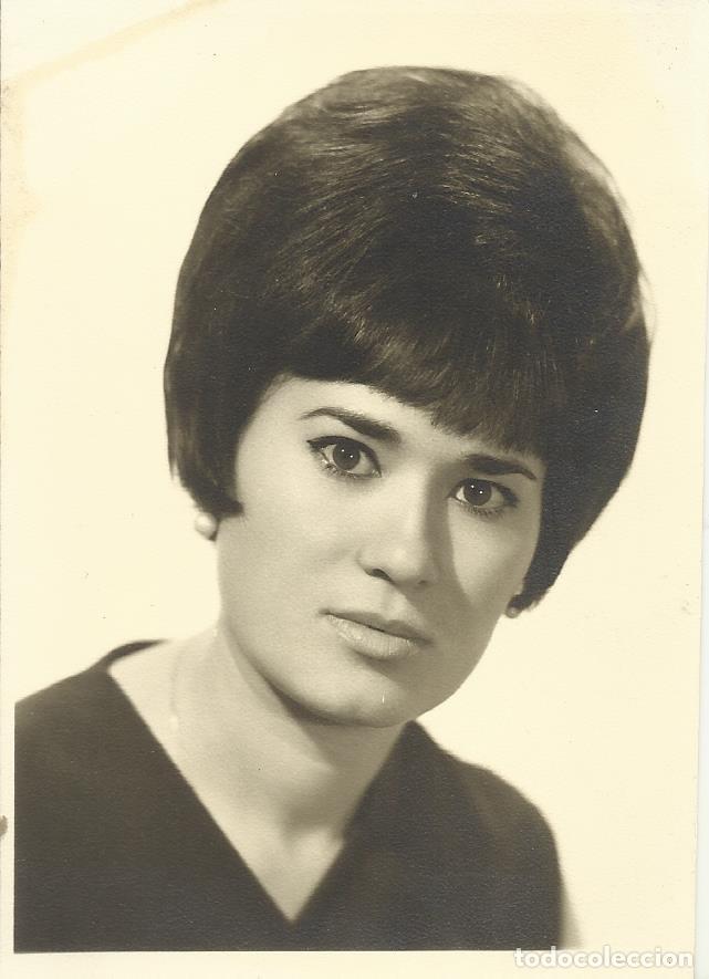 fotografía mujer peinado años 60. estudios llor - Buy Antique photographs  on postcards on todocoleccion