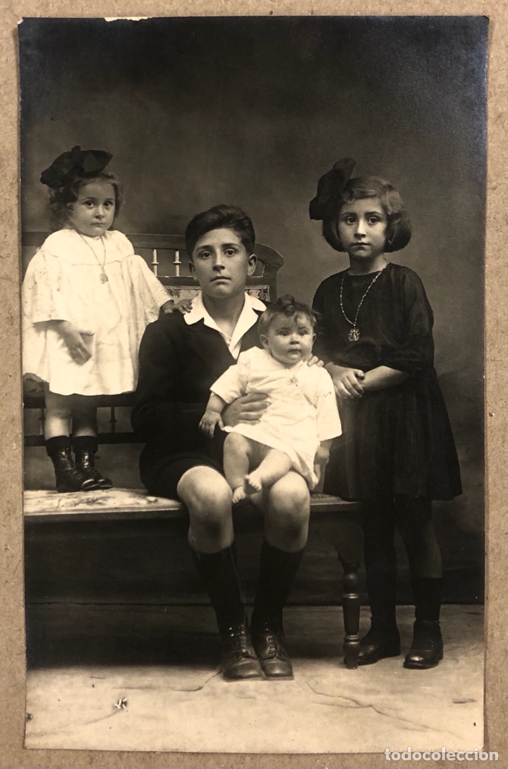 Fotografia antica: ANTIGUA FOTOGRAF&Iacute;A CARTA POSTAL SIN CIRCULAR DE PRINCIPIOS XX POSADO DE HERMANOS.