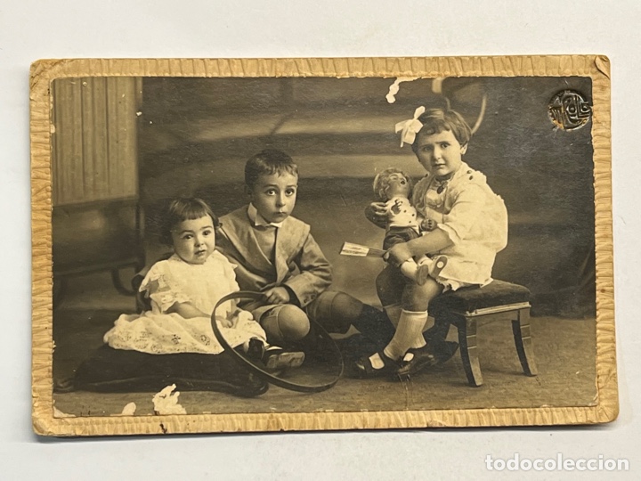 Fotografía antigua: J. GROLLO, fotógrafo Valencia. Fotografía de Estudio.. Niños con juguetes … (h.1920?) - Foto 1 - 302831358