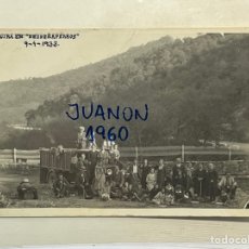 Fotografía antigua: DESPEÑAPERROS JAEN, FOTOGRAFÍA ANTIGUA EN TIEMPOS DE LA II REPUBLICA. CAMIÓN, FAMILIA.. (A.1933)